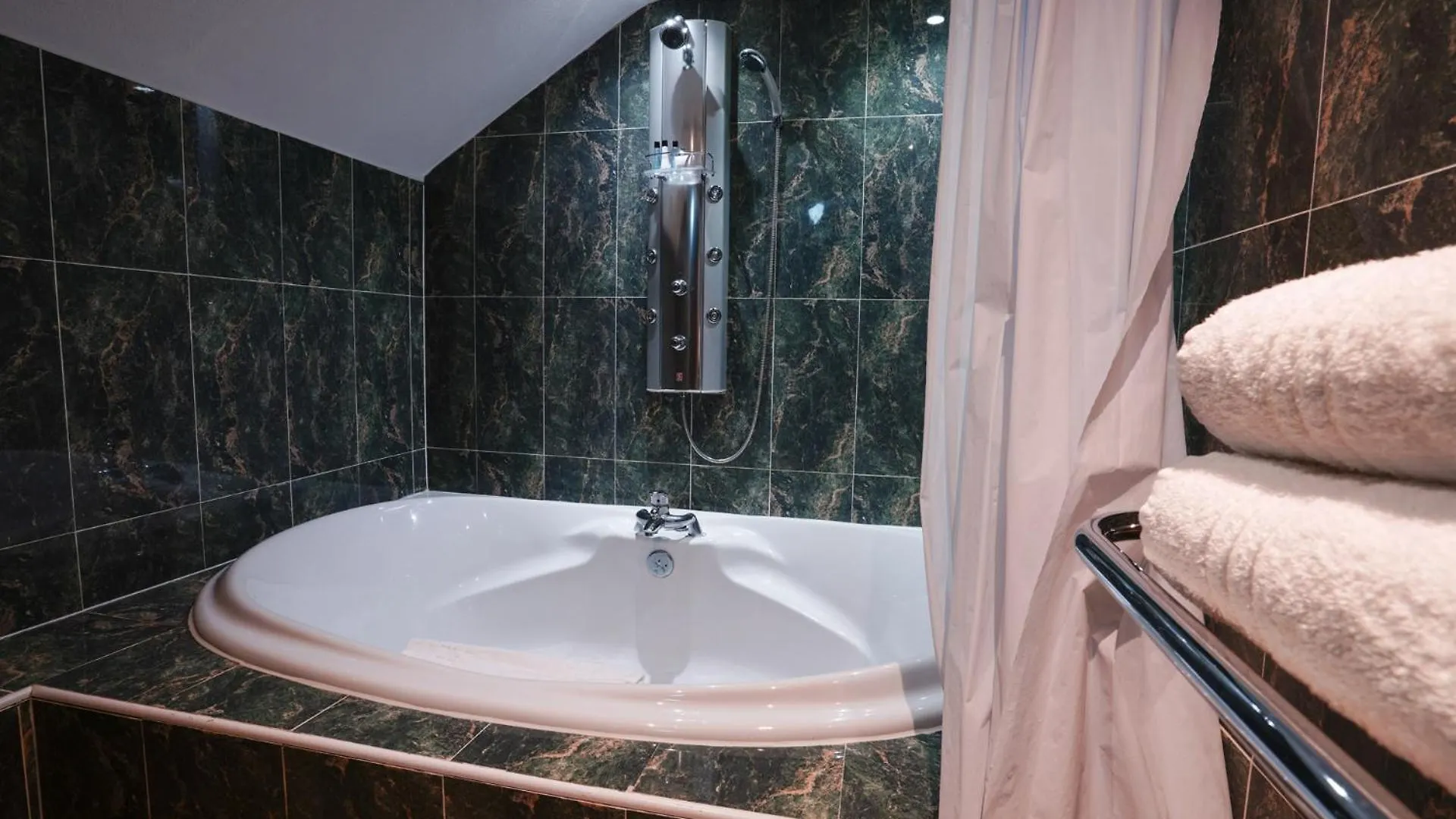 Gomersal Park Hotel & Dream Spa Birleşik Krallık