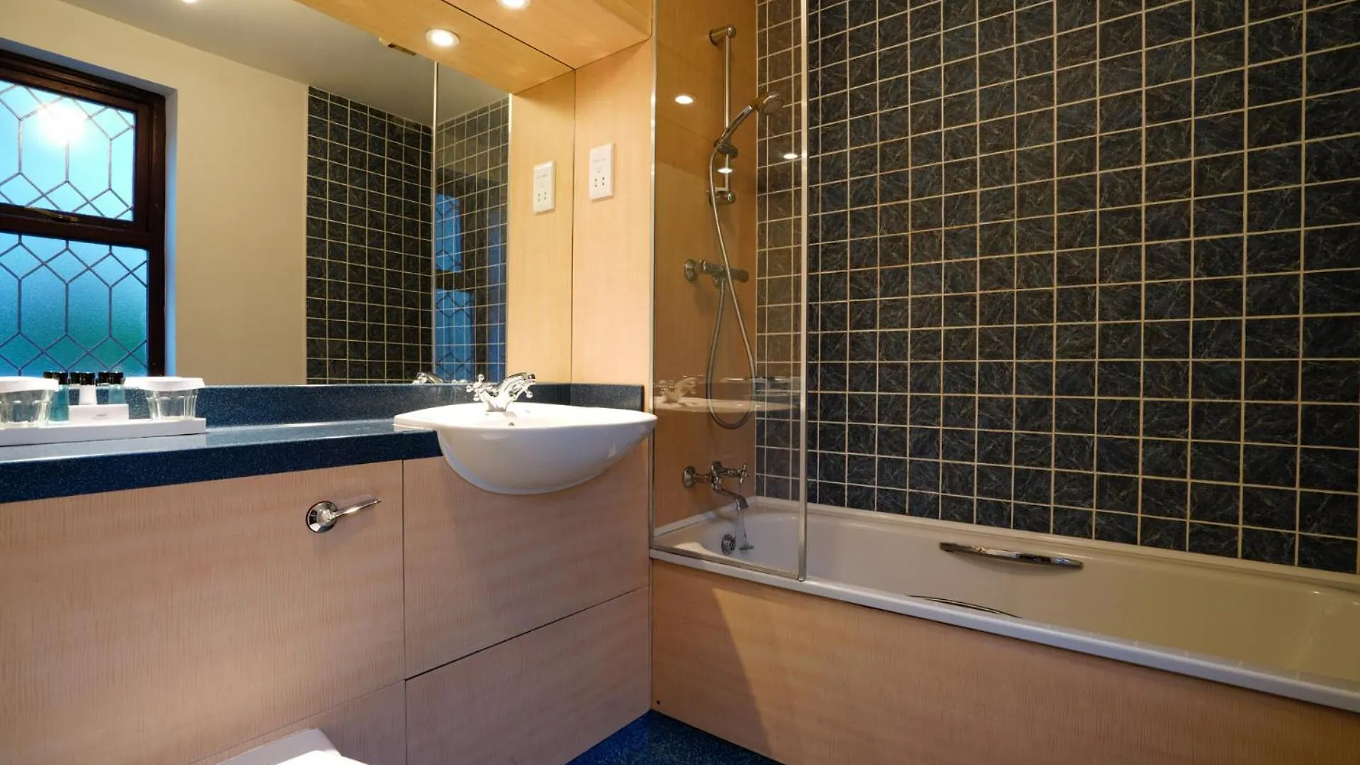 ***  Gomersal Park Hotel & Dream Spa イギリス